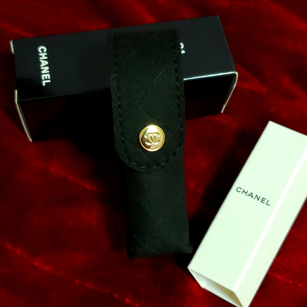 Chanel quilted lipstick pouch - Black New limited edition
